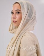 Thai Woven Elegance - الصورة 2